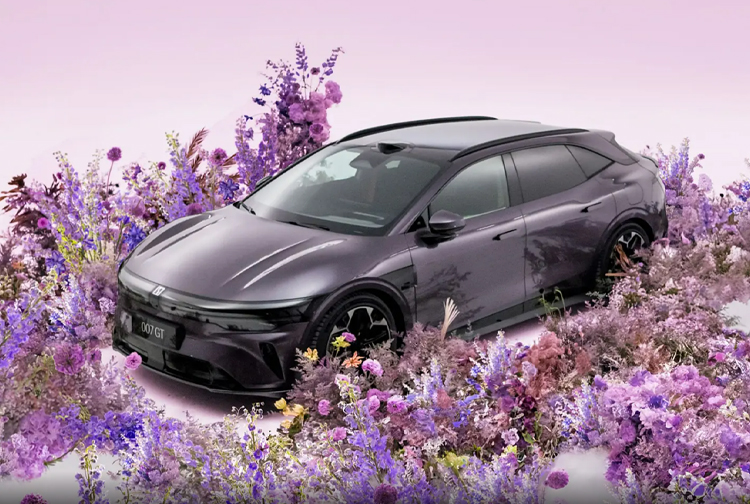 ZEEKR 007GT comes standard with Vast Intelligent Drive 2.0 on 800V